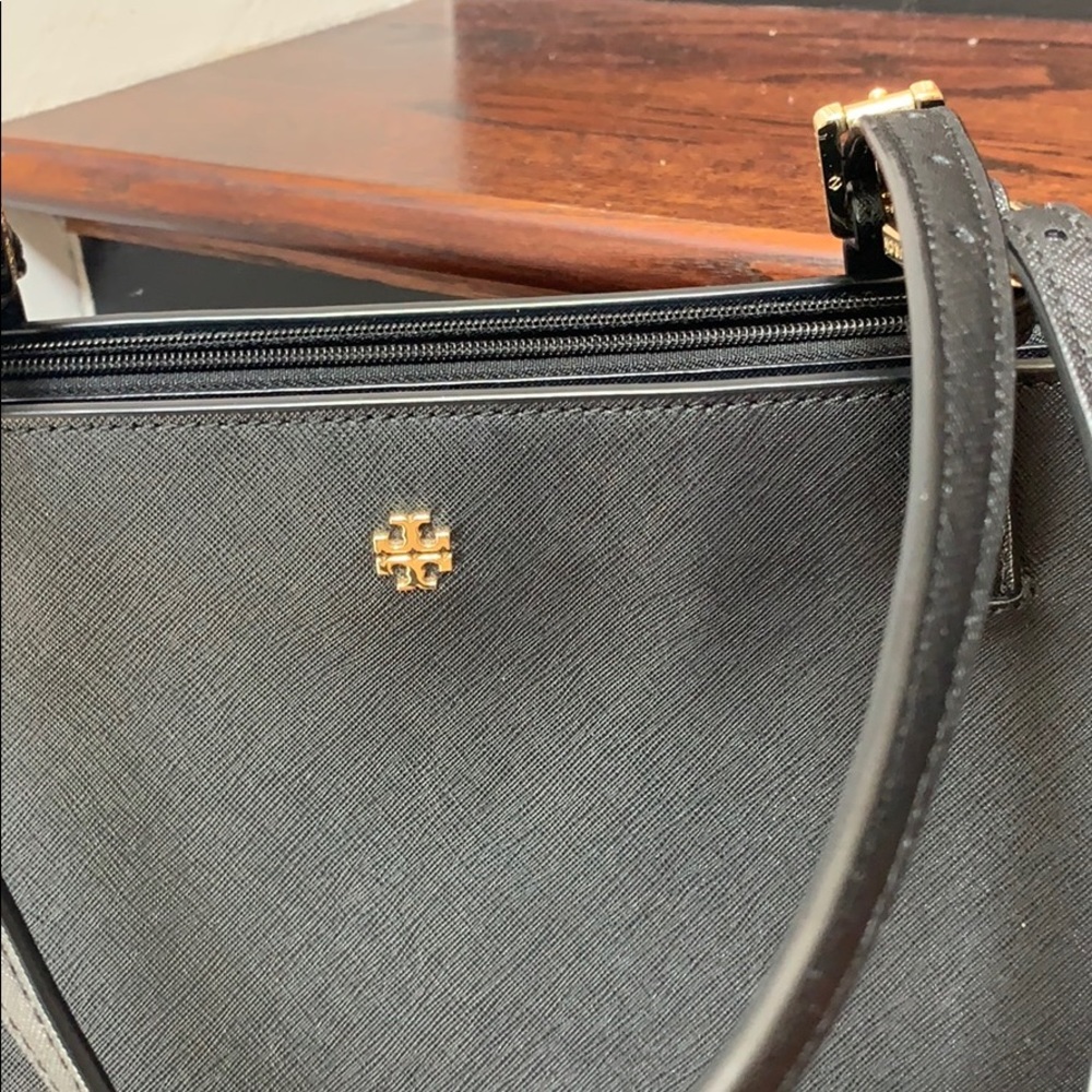 NWOT! Tory Burch saffiano leather tote - Picture 2 of 8